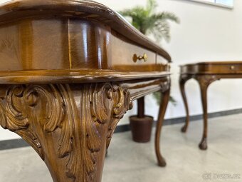 Starožitný barokní psací stůl. Vyřezávaný. 1kus - 15