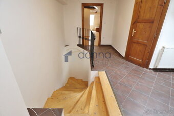 Pronájem podkrovního bytu 3+kk, 140m², ul. Palackého, Praha  - 15