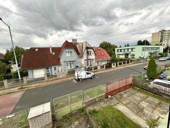 Prodej rodinného domu 240 m², na pozemku 1199 m², Praha - Ho - 15