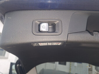 MERCEDES C220D / 131000 KM STAV NOVÉHO VOZU - 15