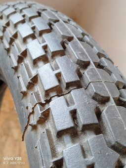 Jawa a ČZ - Baťa a Barum 19" - 15