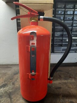 Hasicí přístroj do auta,hasičák práškový 6 kg,koncová světla - 15