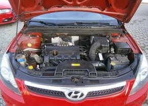Hyundai i30 1.4 LPG,CZ,1.maj. benzín manuál 80 kw - 15