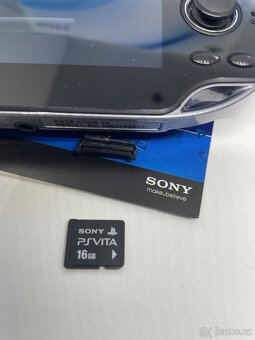 PS Vita Wi-Fi (PCH-1003) OLED - 15