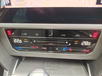 VW Passat Variant Basic 2.0TDI 110kW DSG Webasto Tažné LED - 15