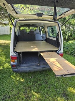 Volkswagen Transporter T4 2,5 TDI 2001 65 kw, spaní a 6 míst - 15
