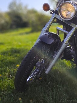Yamaha XVS 1100 V-Star – stylový cruiser s duší i zvukem - 15