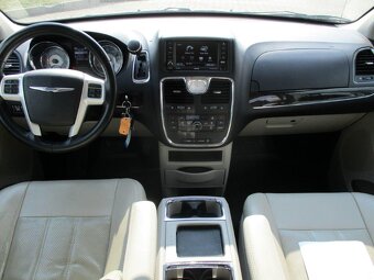 CHRYSLER TOWN & COUNTRY 3,6L V6 211kw LPG odp. DPH 2015 - 15