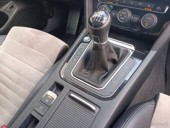 VW Passat B8 Variant Highline 2.0TDI 140kW Webasto Tažné ACC - 15