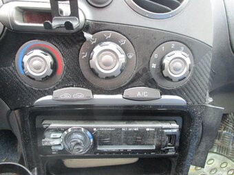 HYUNDAI LANTRA COUPE - 1.6 i - 15