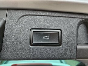 VW Passat B8 2.0TDI 110kW DSG Virtual Kamera 360° Tažné Úhel - 15