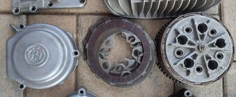 ČZ 125/516 motor, hlavy, válec, kartery, víko_ - 15