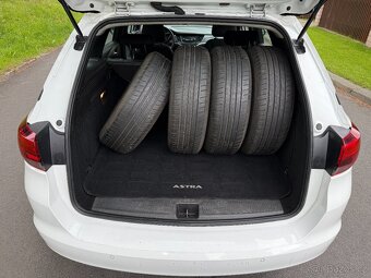 Opel Astra K kombi, rok 2018, benzín, 174.450 km, 1. majitel - 15