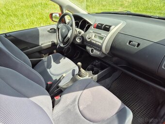 Honda Jazz 1.3 57kW + plus zimní pneu - 15