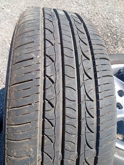 RENAULT SCENIC RV 2010 ORIG. KOLA S POKLICEMI A PNEU 205/60R - 15