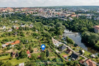 Prodej zahrady se zděnou chatkou, výměra 1118m2, výhled na L - 15