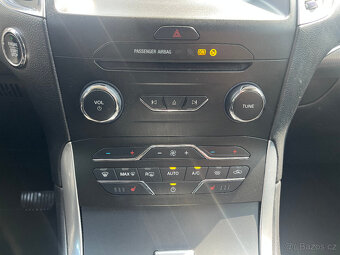 FORD S-MAX  2,0 EcoBlue  140 Kw  AT8  7míst  - 15