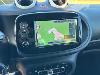 Smart Fortwo EQ Elektro 22kw NAVIGACE  DPH - 15