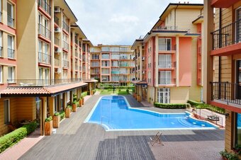 BULHARSKO Zařízené studio 1+kk s balkonem, jen 400m od pláže - 15