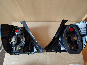 Prodám zadní tuning světla na Honda cicic  02 - 15