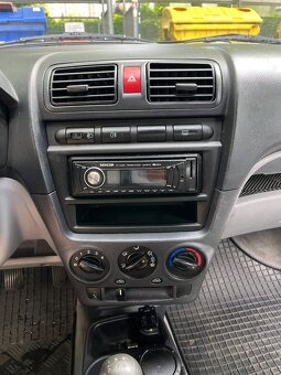 Prodám Kia Picanto 1.0, 45 kW, benzín, r.v. 2006 – po servis - 15