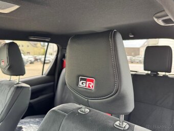Toyota Hilux GR SPORT 2 MY25 NOVÉ VOZIDLO - 15
