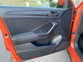 VW T-Roc. 1.6 TDI, 85 kW, 2 majitel, krásný stav - 15