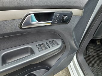 Volkswagen Touran 2.0TDI,TAŽNÉ - 15