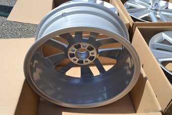 Škoda Rapid, Fabia 3, O1 RS -Nové orig. alu Škoda 7x17 - 15