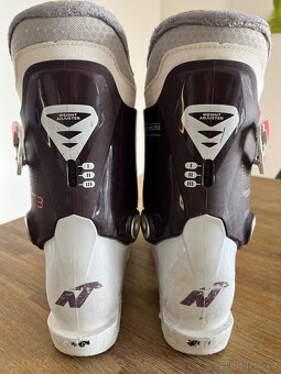 Dětské lyže Salomon + hůlky + lyžařské boty - 15