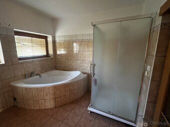 Rodinný dům s možností komerčního využití - 15