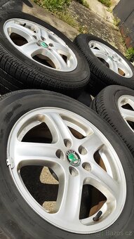 Pěkná alu kola R15 originál škoda 5x100 - 15