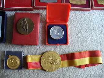 Stare sportovni medaile a oceneni CSR-RAGBY 60.-70.- leta. - 15
