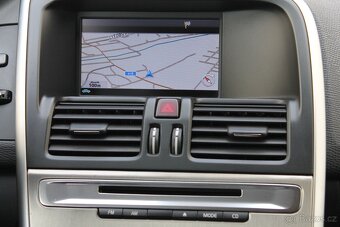 Volvo XC60 2.4D5 120kW AWD Automat+Navi+Kamera+Tažné - 15