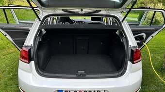 Volkswagen e-Golf 100kW, 36kWh, tepelné čerpadlo, 11/2018 - 15