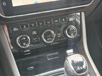 Škoda Superb III L&K 2.0 TDI 140kw DSG 4x4 KEYLESS PANO 2018 - 15