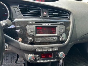 Kia Ceed 1.6 CRDI kombi 2014 - 15