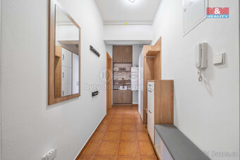 Prodej bytu 2+1, 53 m², Zbůch, ul. Náměstí - 15