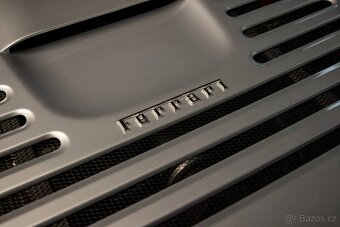 Ferrari F355 F1 Spider z roku 1999 - 15