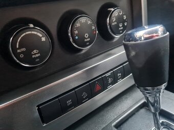 Jeep Cherokee 2.8CRDi 130kW 4x4 BEZ KOROZE - 15