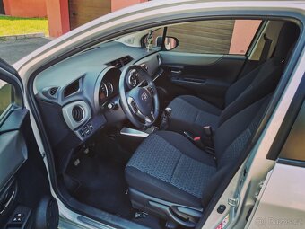 Toyota Yaris, 1.3 i JEN 99000 KM - 15