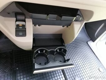 VW MULTIVAN LONG T7 TDI Nový vůz - 15