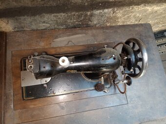 Prodám šicí stroj Minerva - 15