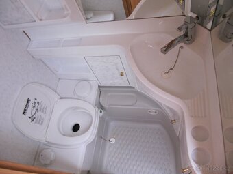 Prodám karavan Hobby 540 UK,r.v.2001 + mover + markýza. - 15
