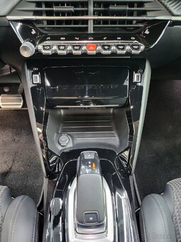 Peugeot 208 1.2 GT LINE 96kw | DPH - 15