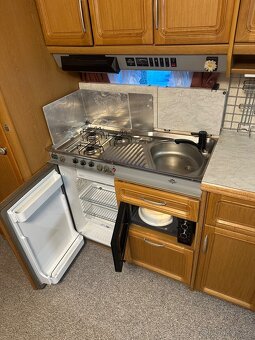 Karavan Hobby Landhaus - Přídavná Střecha, Předstan - 15