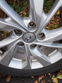 Originál ALU kola Hyundai Tucson R17 + zimní pneu - 15