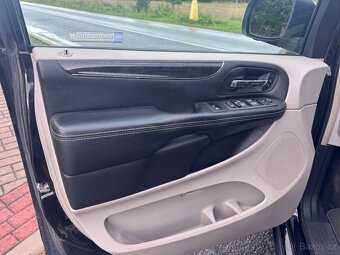 Lancia Voyager 3,6 Platinum LPG 2x DVD ČR 2013 TOP AUTO - 15