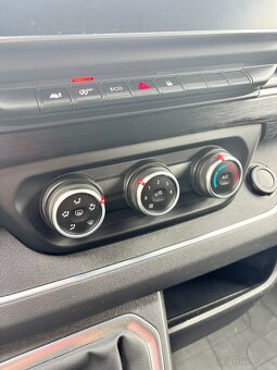 Trafic 2.0 dCi 110kw, 2021, 79xxx km, 1.Majitel, ČR, 8 míst - 15