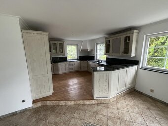 Prodej krásného rodinného domu se zahradou v Plotišti nad La - 15